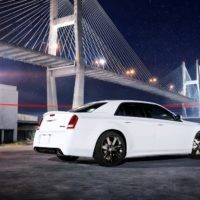 Chrysler 300 SRT8 ) - 4