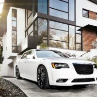 Chrysler 300 SRT8 ) - 7