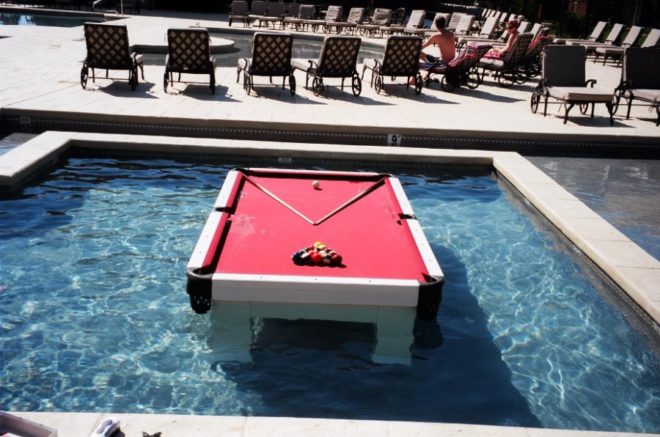 Table de billard pour piscine - 1