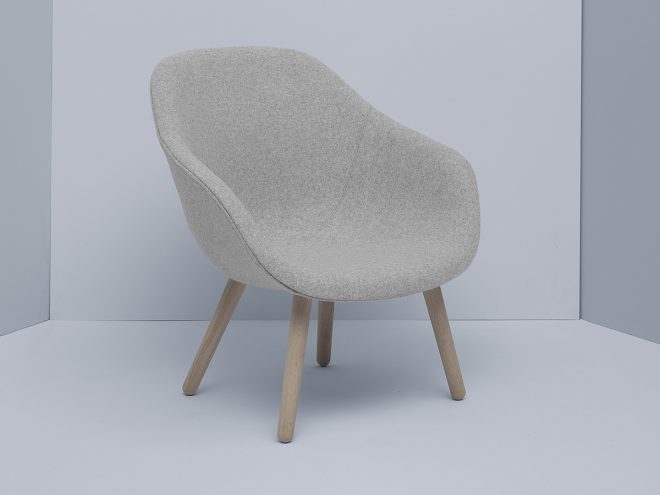 Fauteuil About a Chair par Hay - 1