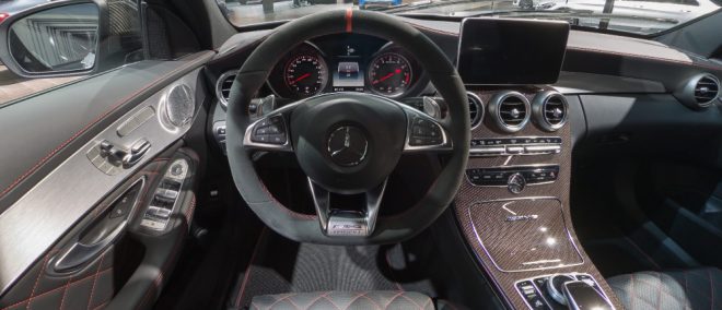 Mercedes C63 AMG - 1