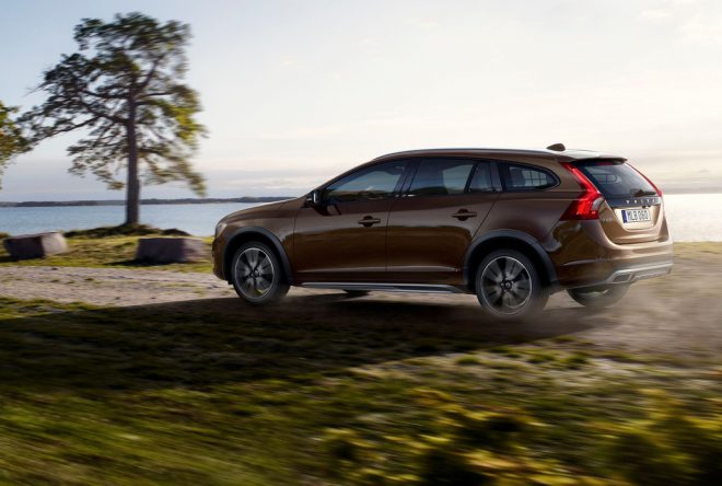 Volvo V60 Cross Country - 1