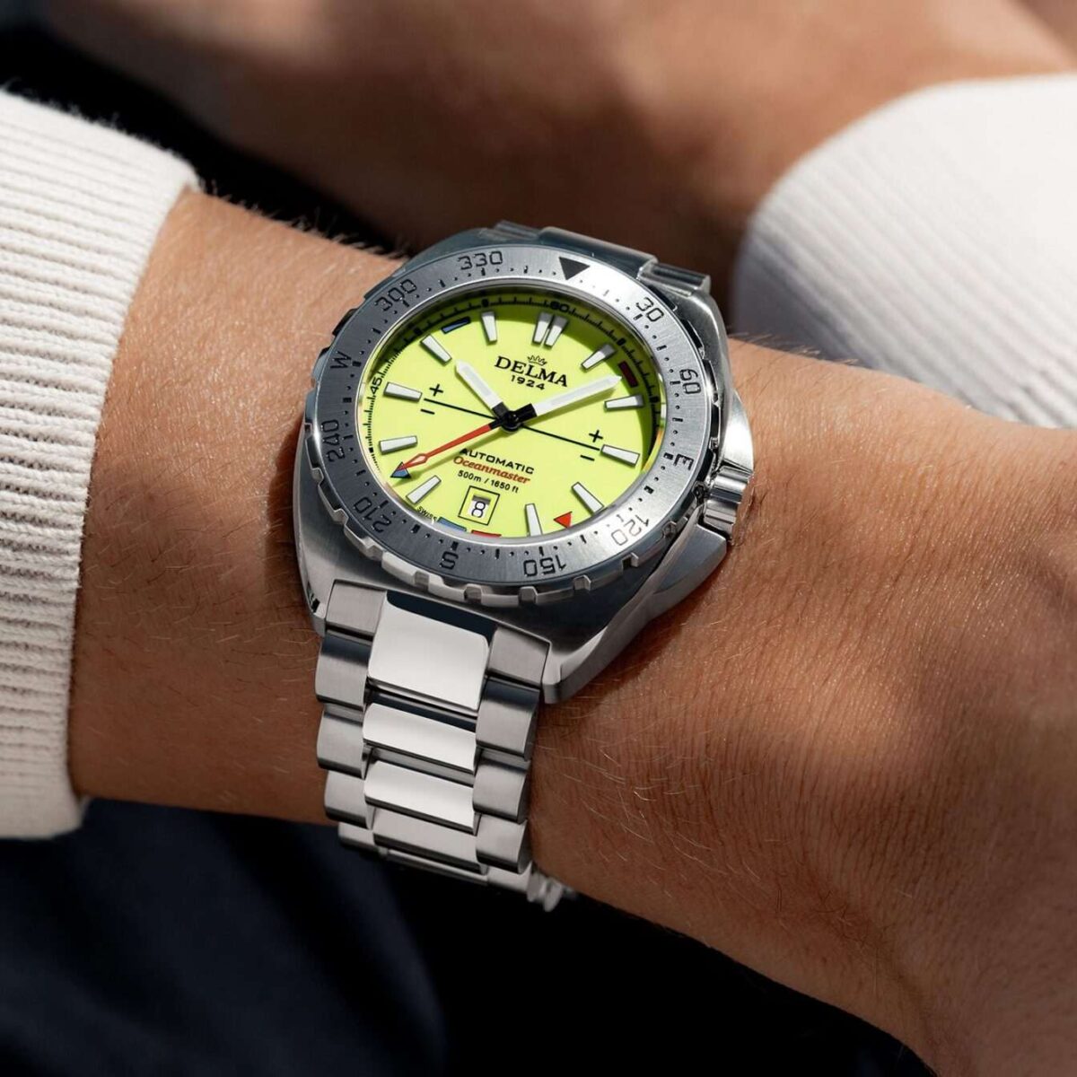Delma oceanmaster lume fully luminescent dial dive 2