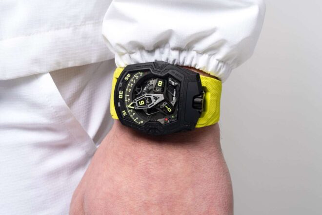 Urwerk ur 230 black star ceramic composite 1