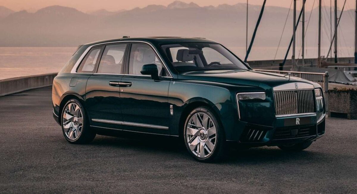 Rolls royce cullinan yachting 3