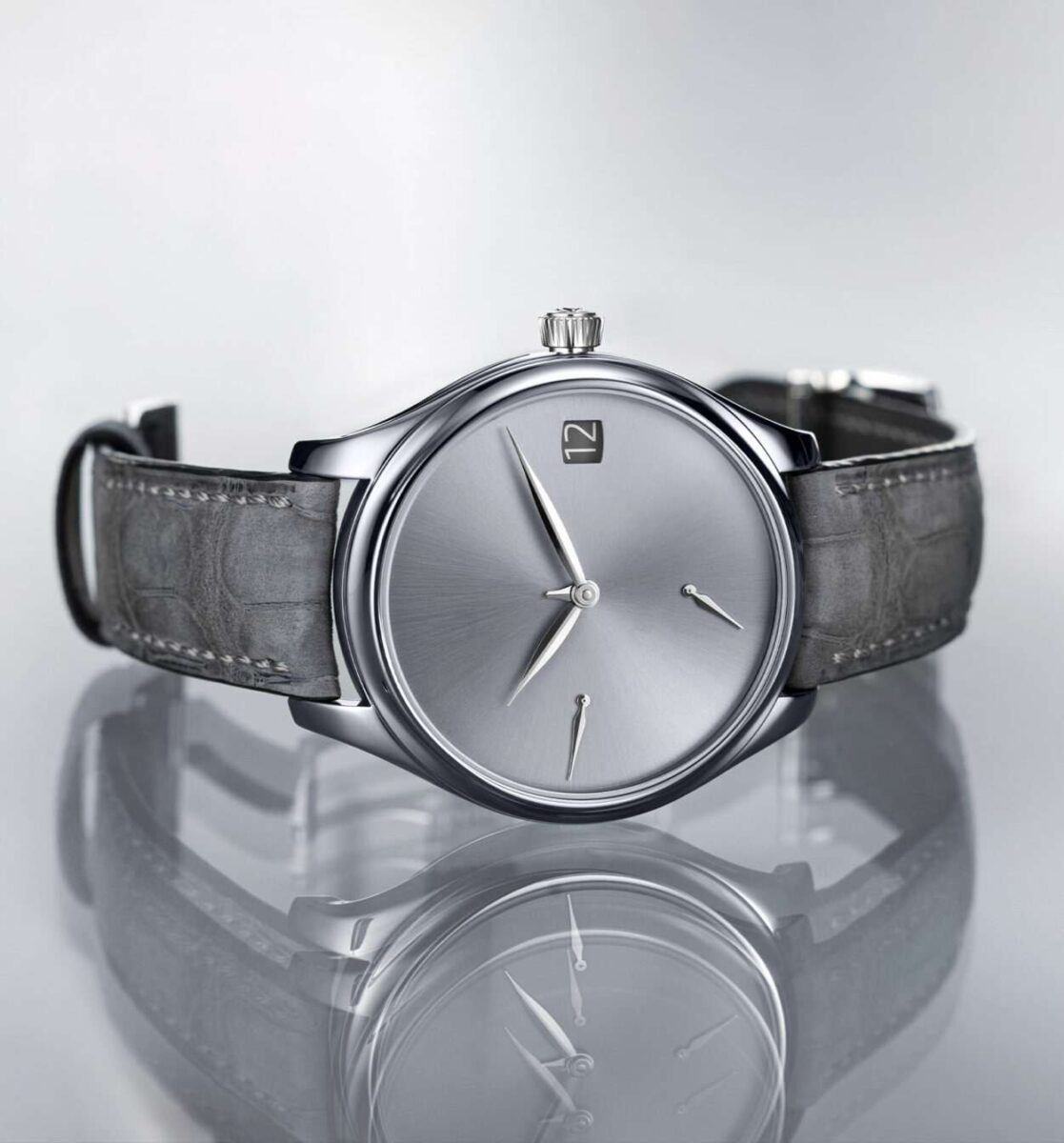 H. moser cie. endeavour tantalum