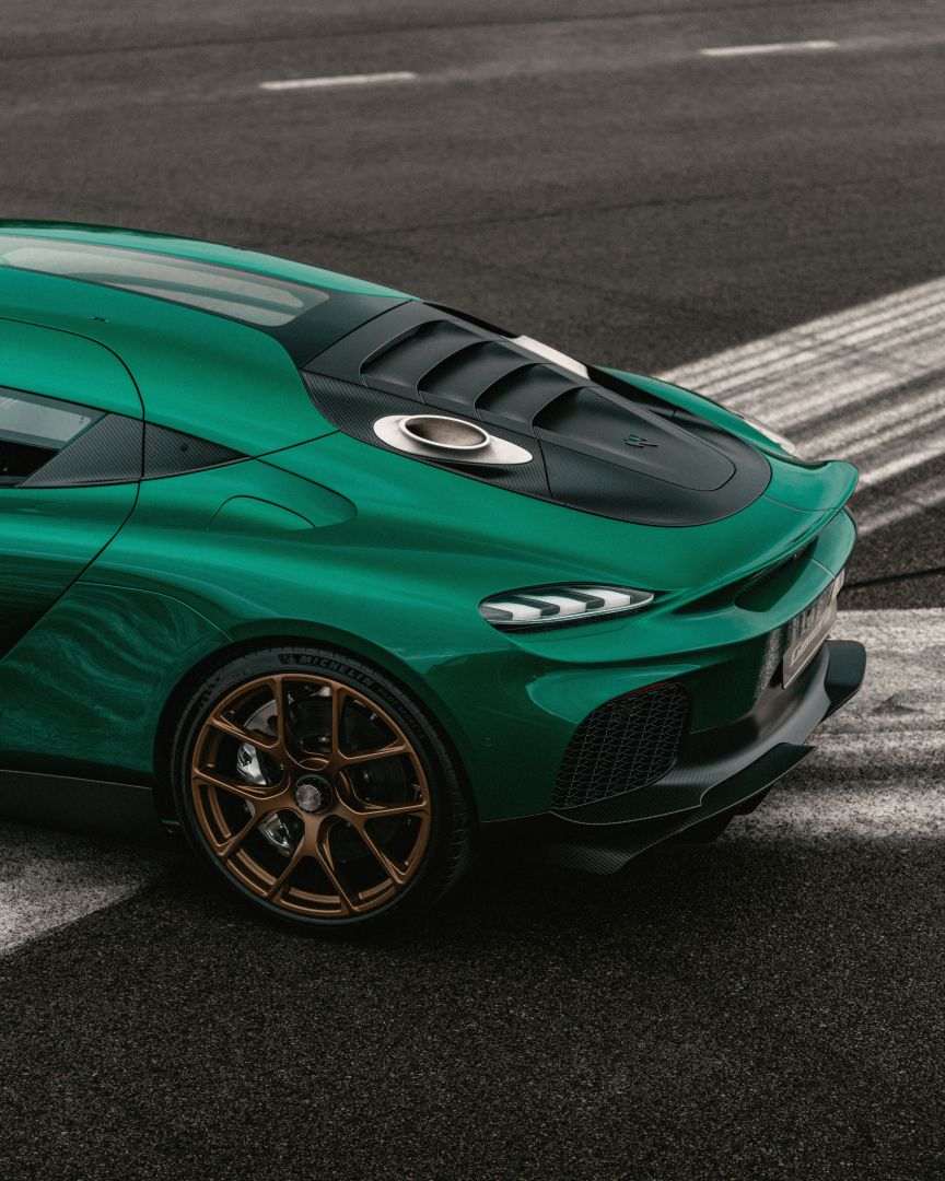 Koenigsegg gemera 2