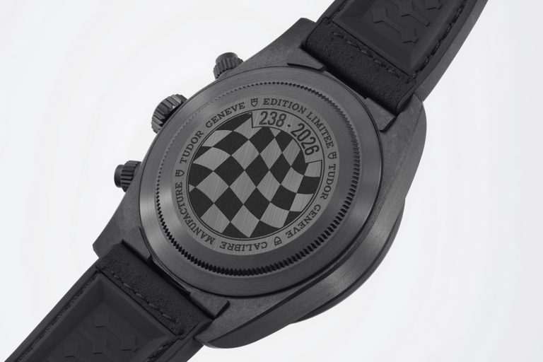 Tudor black bay chrono carbon 26 arriere