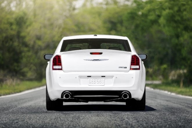 Chrysler 300 SRT8 ) - 6