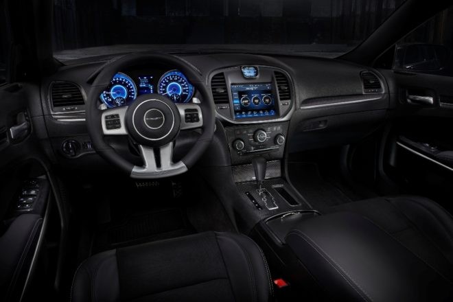 Chrysler 300 SRT8 ) - 9