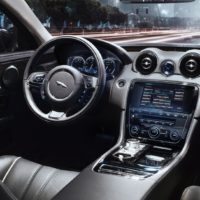 Jaguar XJ - 7