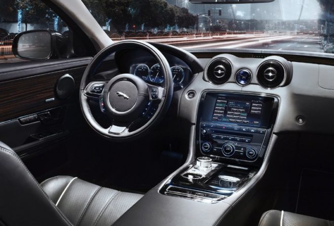 Jaguar XJ - 7