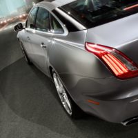 Jaguar XJ - 9