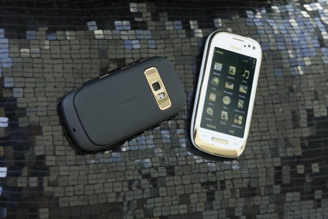Nokia Oro - Téléphone portable - 7