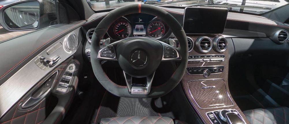Mercedes C63 AMG - 1