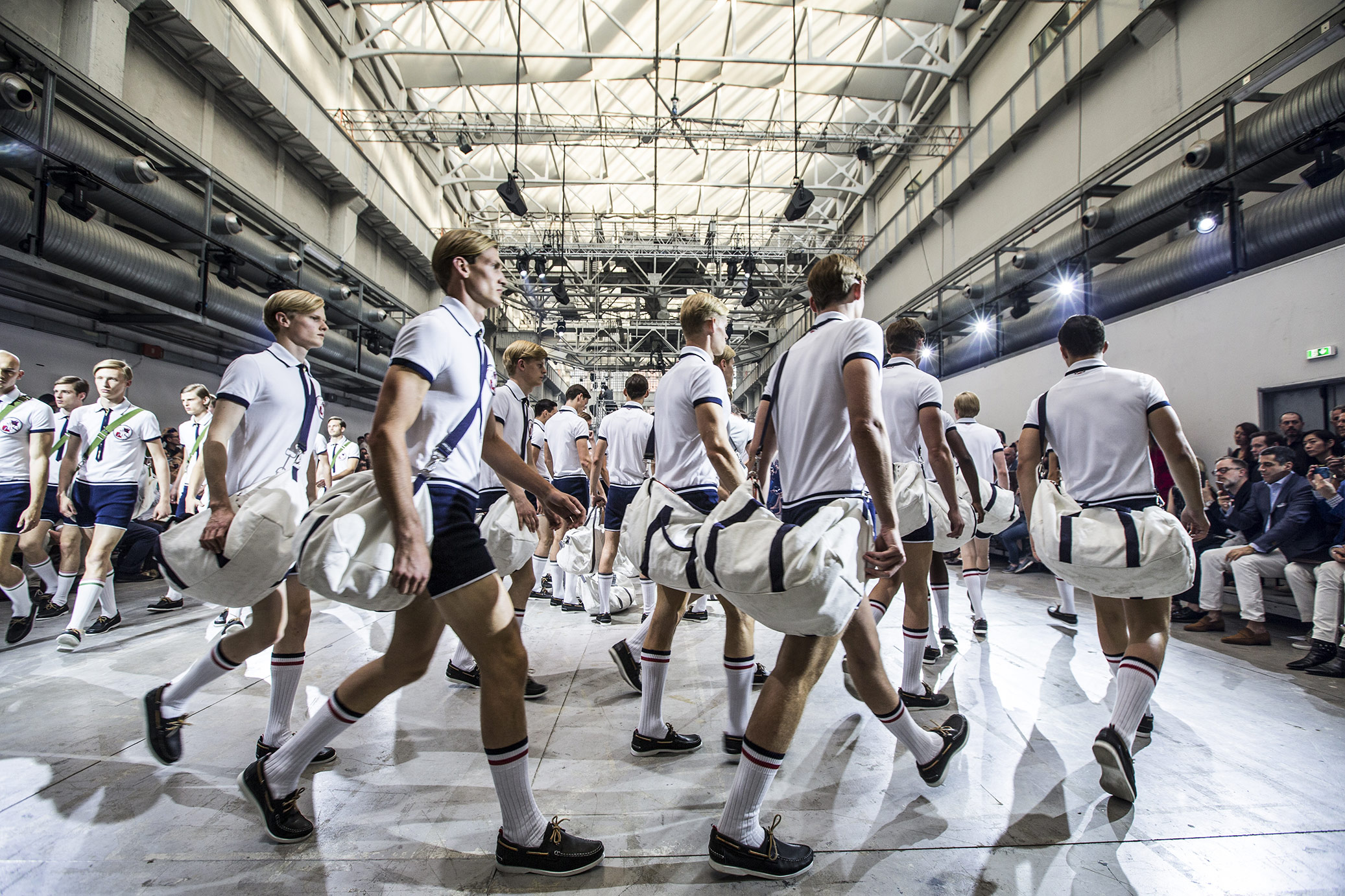 Moncler Gamme Bleu - Fashion Week Milan 2016 - 1