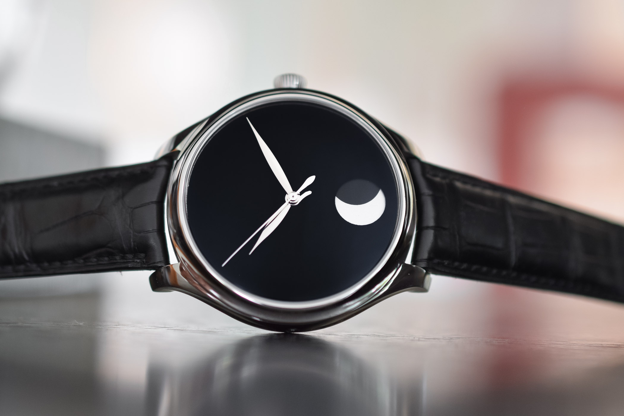 Endeavour Perpetual Moon Concept VantaBlack H. Moser & Cie