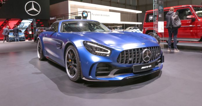 Mercedes-AMG-GT-R-Roadster