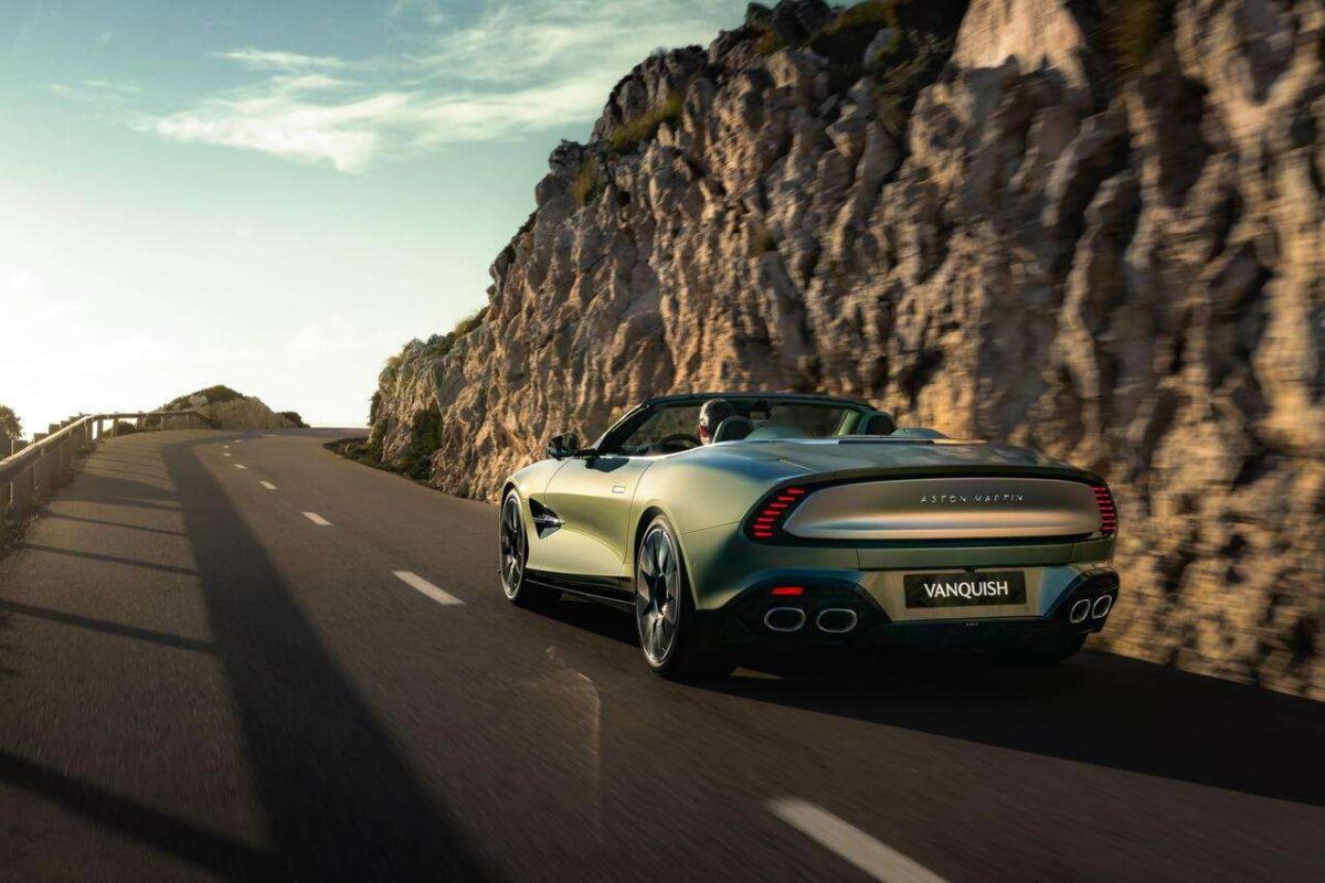 Aston martin vanquish volante