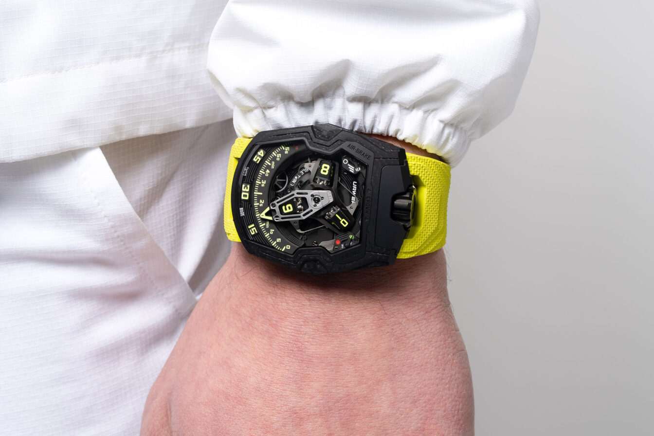 Urwerk ur 230 black star ceramic composite 1