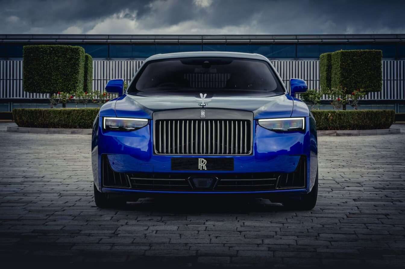 Rolls royce black badge ghost gamer