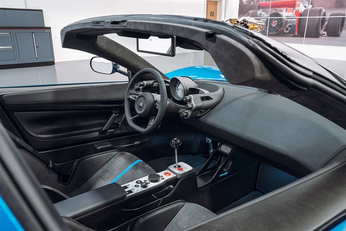 Gordon murray automotive t.33 spider 2
